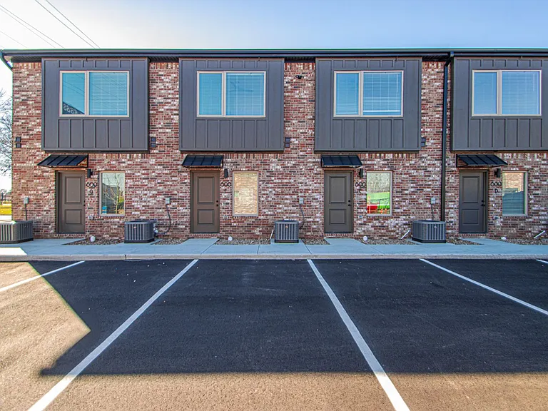 Leasing Now - New Townhomes, North Little Rock Argenta Arts Area — Photo 21