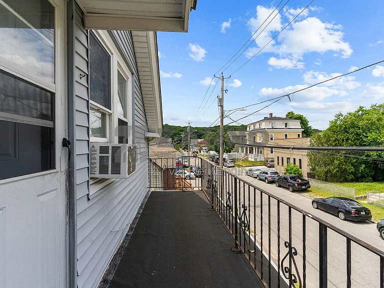 121 Farmington Ave #3 — Photo 24