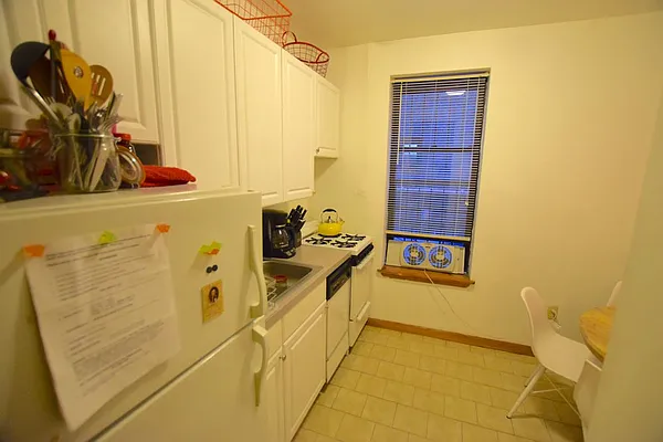 Rented by Your Vanity Realty | media 20