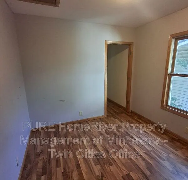 3321 37th St E — Photo 5