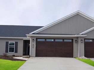 434 N 4th Ave, Eldridge, IA 52748