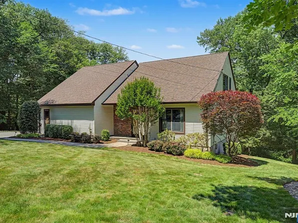 829 Ramapo Valley Rd, Oakland, NJ 07436