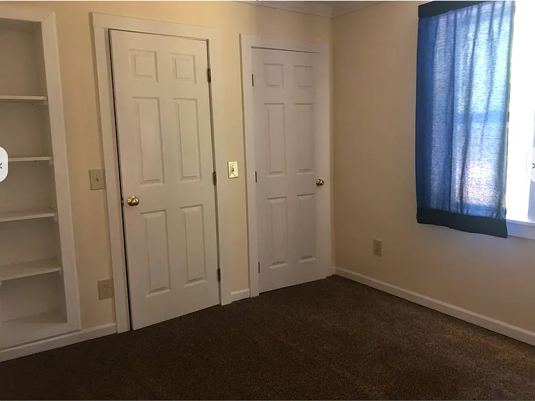 5676 Shaw St — Photo 13