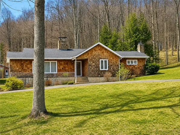 326 Keslar School Rd, Acme, PA 15610