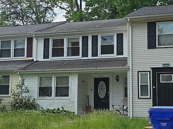 2nd image of 206 Westdale Dr