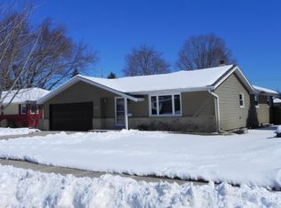 932 7th Ave, Grafton, WI 53024