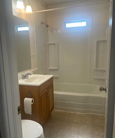 951 N Georgie Ave — Photo 3