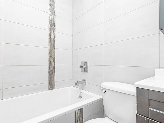 4th image of 690 Prospect Pl #22B
