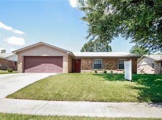 732 Regency Dr, Hurst, TX 76054