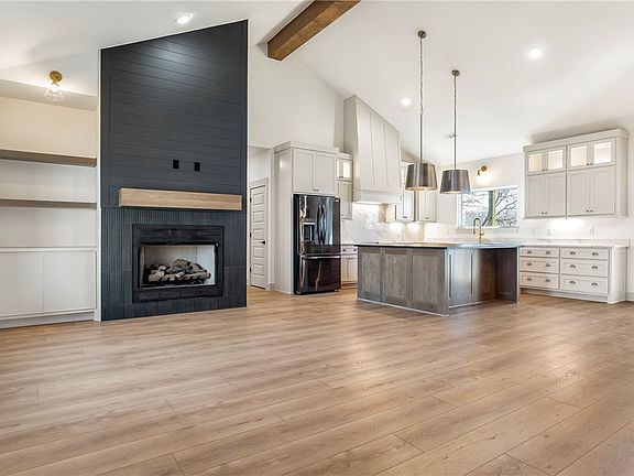 2nd image of 15 Brightling Ln