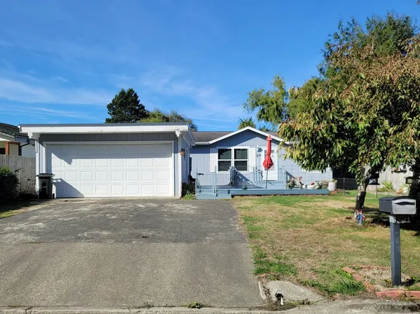 1222 June Ave SE, Bandon, OR 97411