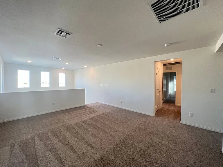 7569 W Mistral Ave — Photo 5