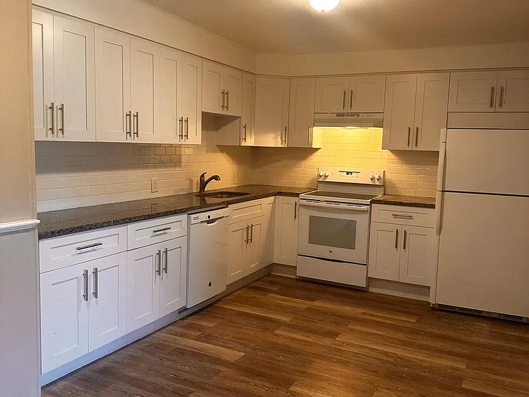 26 Homestead Ave #6 — Photo 3