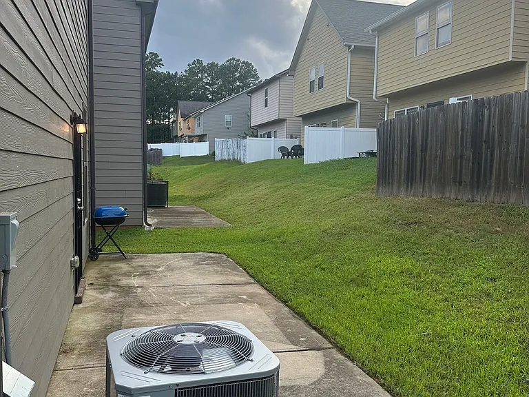 1565 Potomac Ct — Photo 16