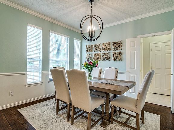 4th image of 7646 Greenvalley Ln