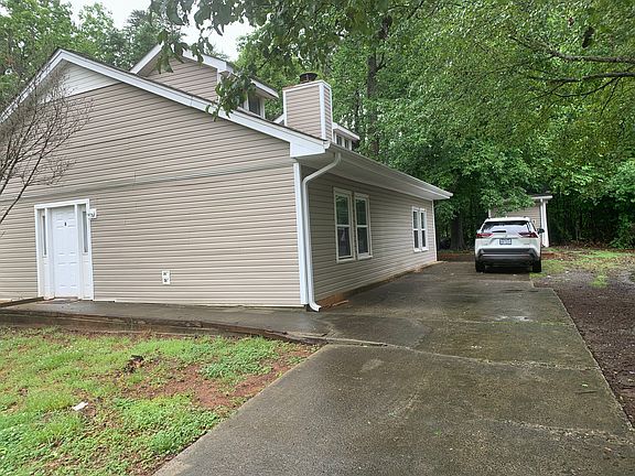 2nd image of 811 King Arthur Dr Unit B