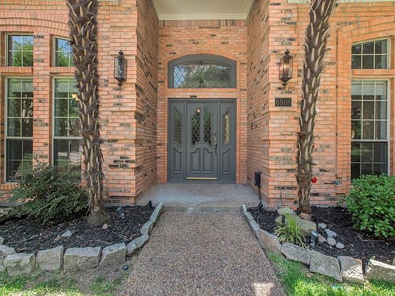 2nd image of 6908 Glenbrook Ln