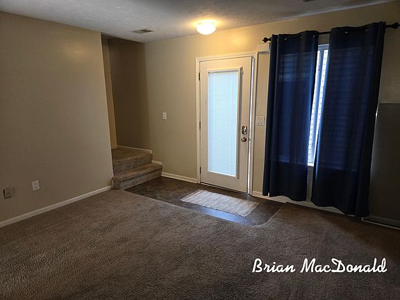 3rd image of 8561 Courtland Dr NE