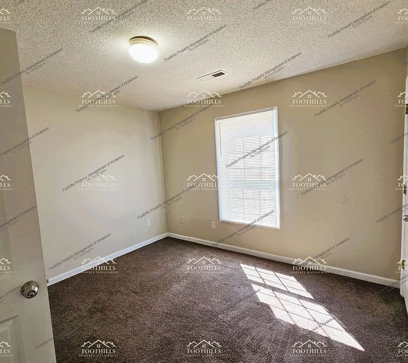 Building Photo 5