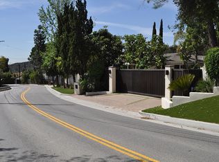 3001 Benedict Canyon Dr, Beverly Hills, CA 90210