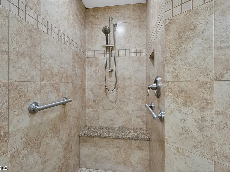 1409 SE 46th Ln #105 — Photo 32