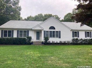 46 Jomar Rd, Shoreham, NY 11786