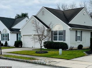 11 Glenview Way E, Gibbsboro, NJ 08026