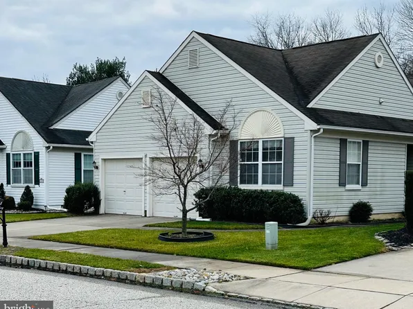 11 Glenview Way E, Gibbsboro, NJ 08026
