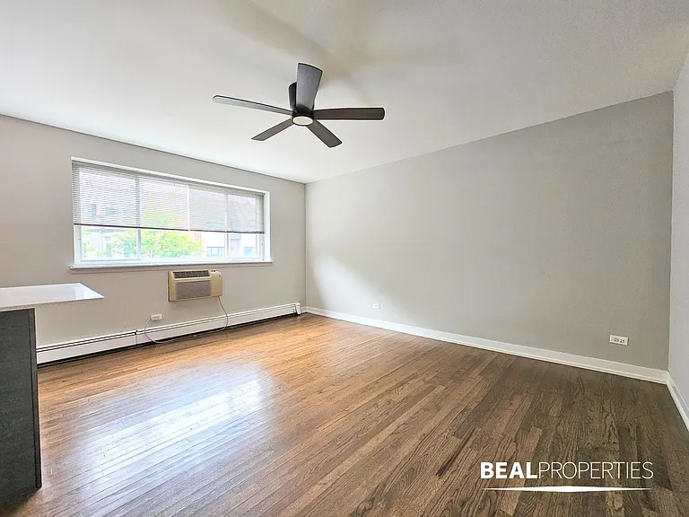 528 W Oakdale — Photo 19