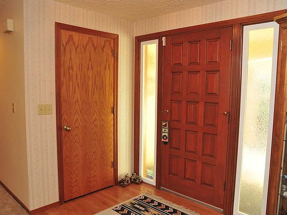 Entryway view 2
