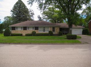 806 S Wacouta Ave, Prairie Du Chien, WI 53821