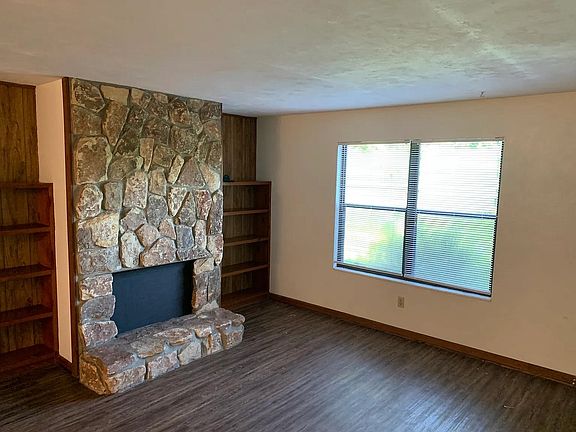 3rd image of 1956 Nicklaus Dr APT B