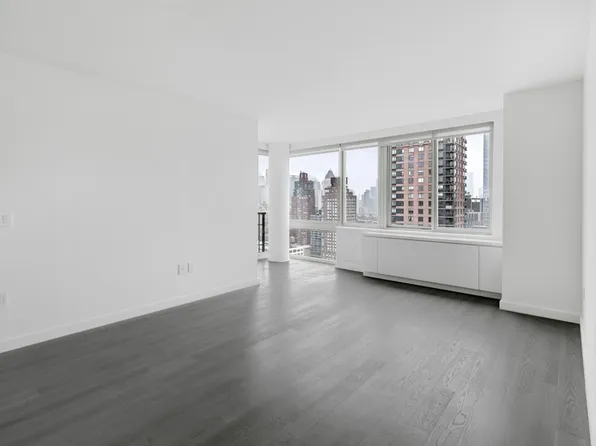 101 West End Avenue image 1 of 21