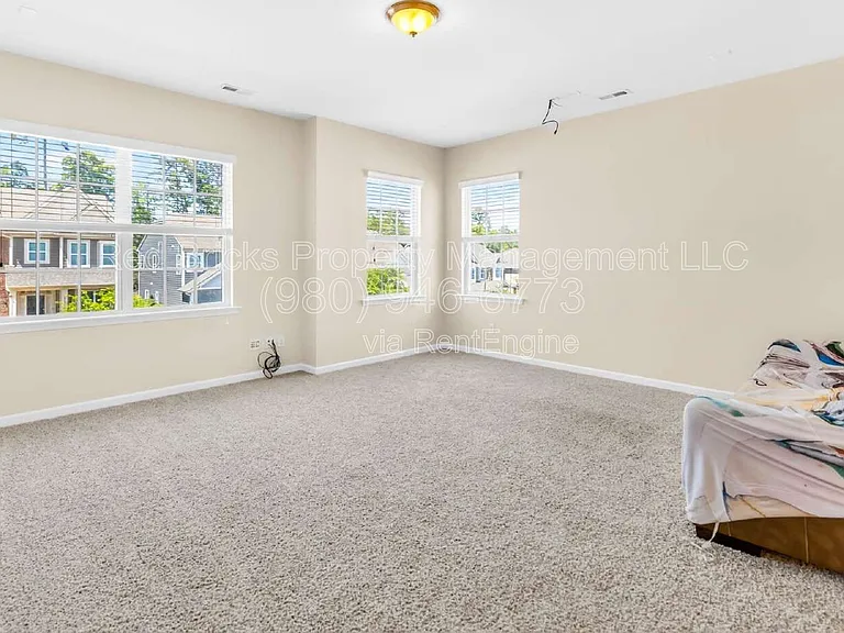 10677 Sky Chase Ave NW — Photo 23