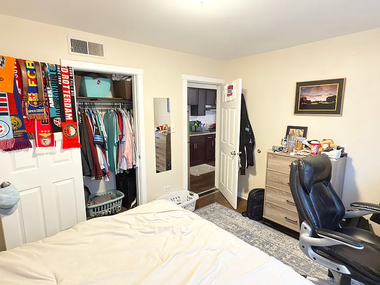 1501 W Fullerton Ave #3R — Photo 9