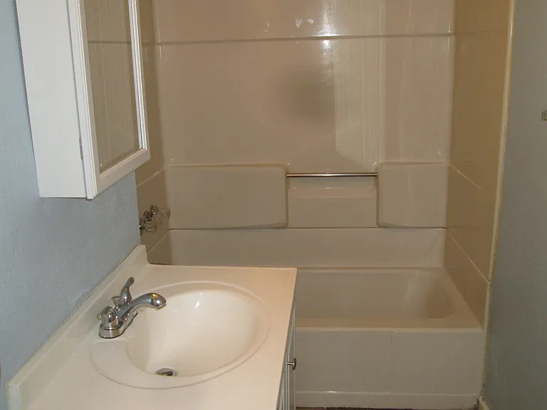 217 Bruce St — Photo 11