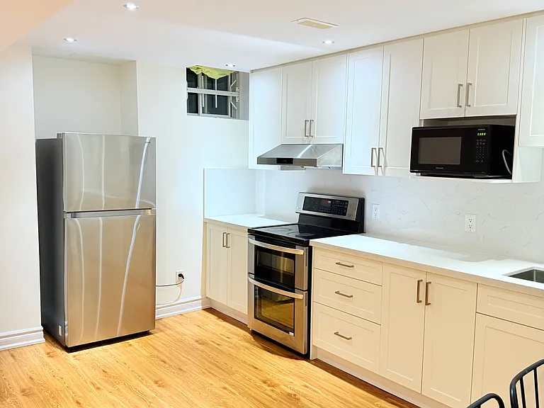 20 Hyacinth St #BASEMENT — Photo 4