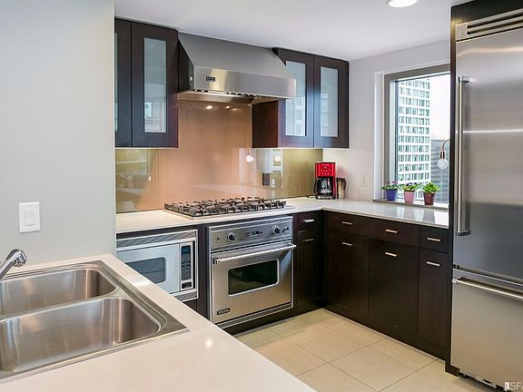 4th image of 333 1st St Unit 1907