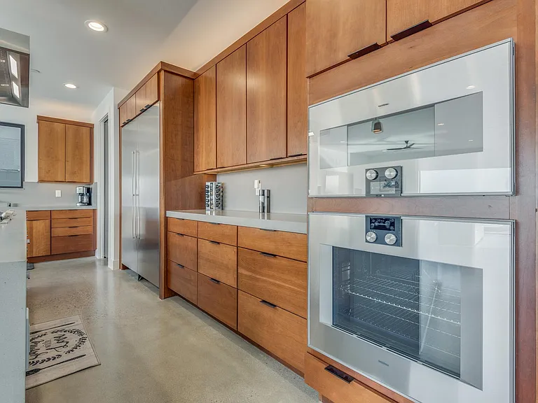 2184 Skyline Heights Ln — Photo 11