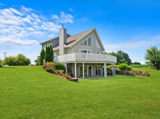 6915 Johnson Rd, Hebron, IL 60034