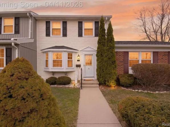 19555 Dartmouth Pl, Northville, MI 48167