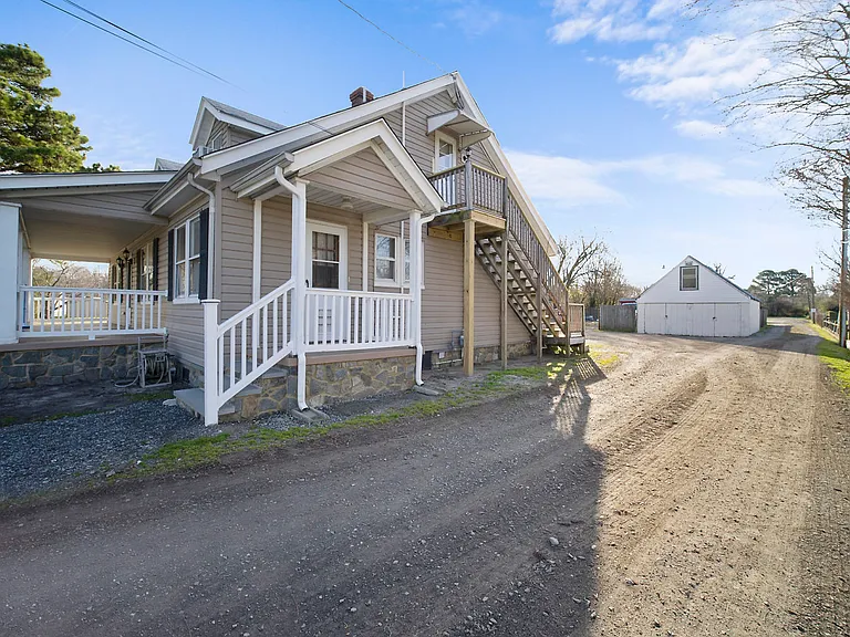 1270 Old Buckroe Rd #B — Photo 3