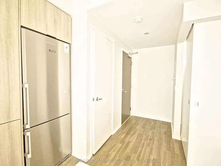 1 Bloor St E #809 — Photo 2