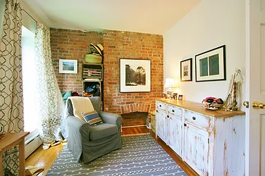 Rented by R New York