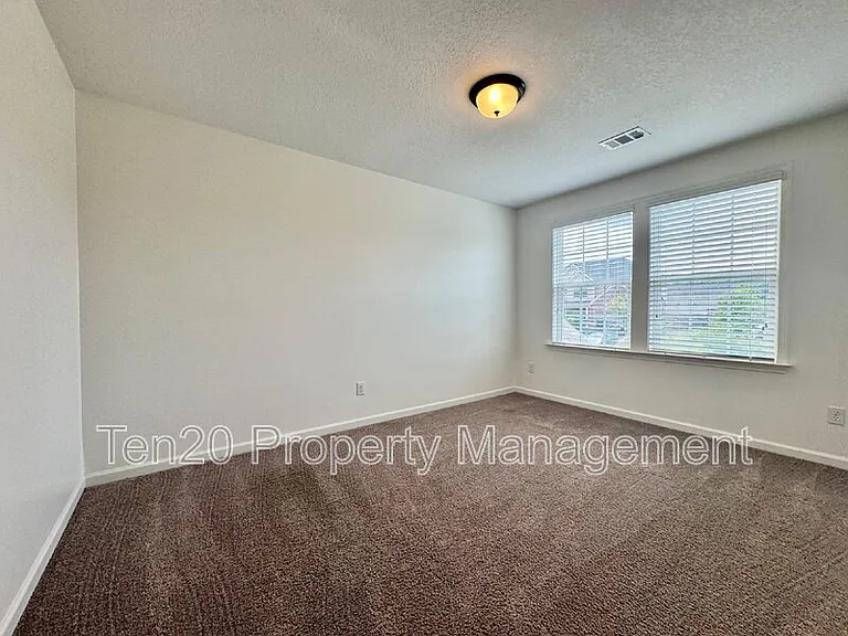 5037 Lexington Ln — Photo 30