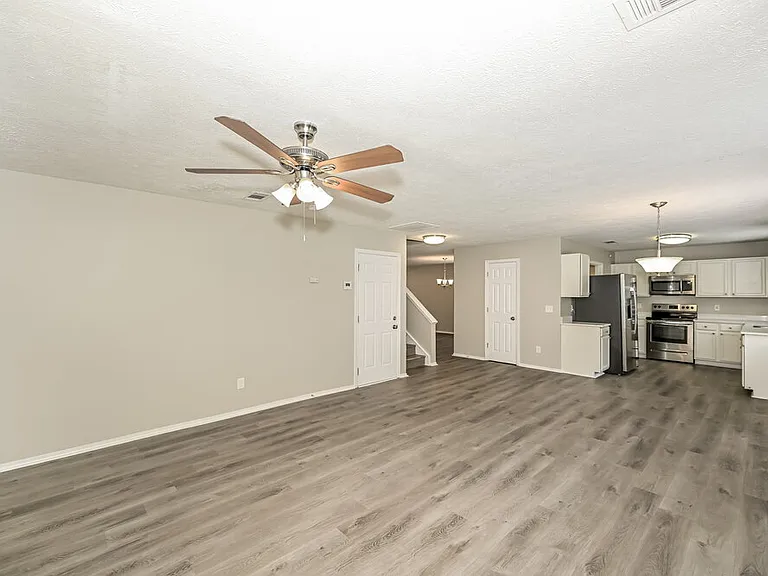 5625 Dory Dr — Photo 6