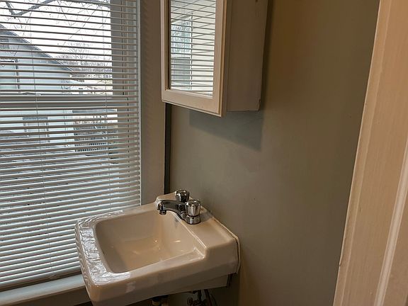 4th image of 417 E Orange St APT 3
