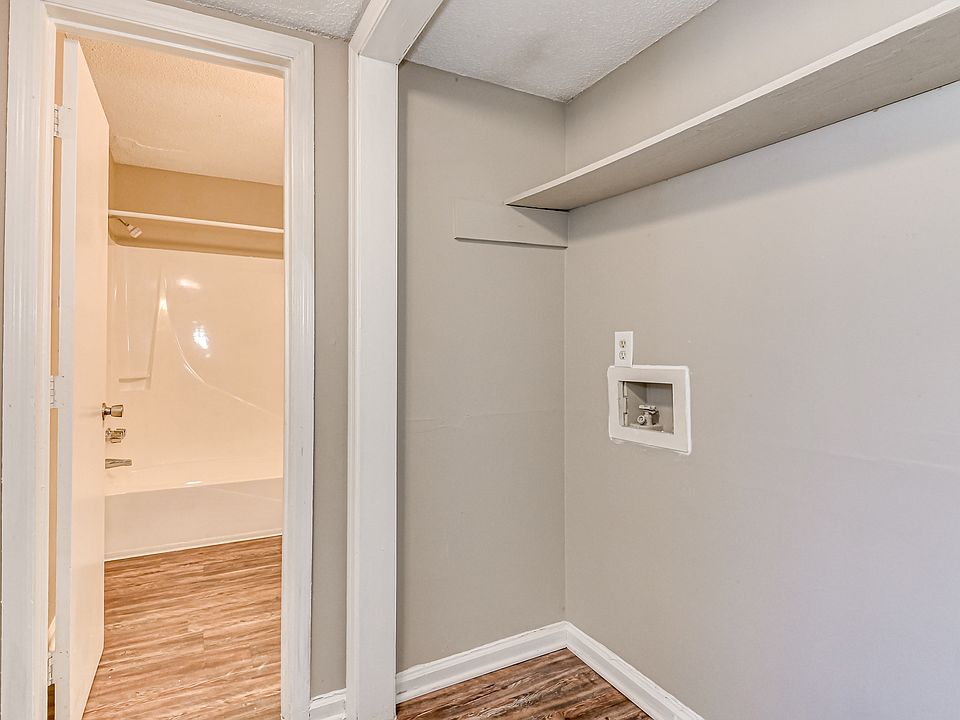 1st image of 2810 Thomas Ln #2814A