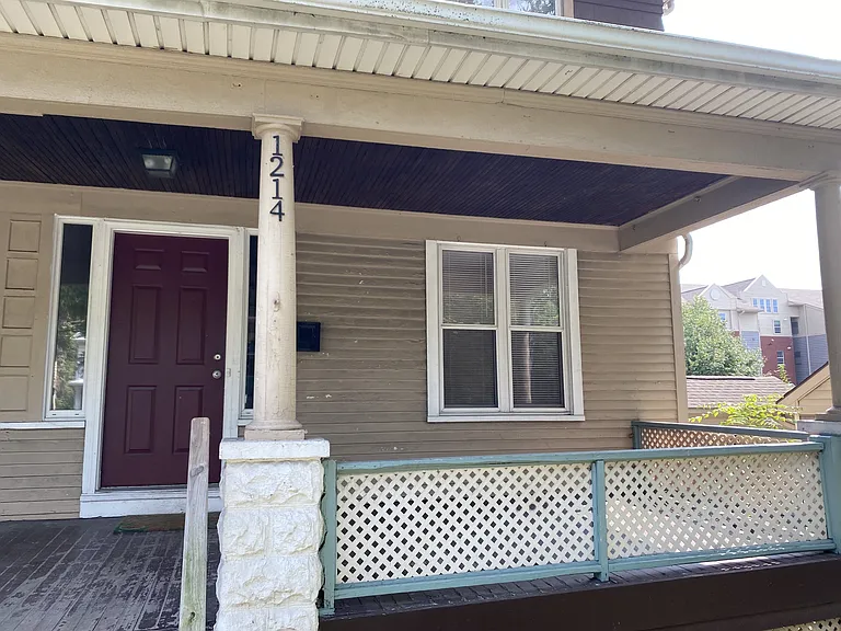 1212-1214 S Plymouth Ave S — Photo 7
