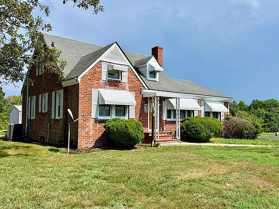 2nd image of 2392 Hampton Hall Rd